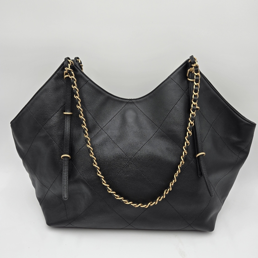 Chanel Maxi Shopping Bag - COA INCLUDED - Picture 3 of 12